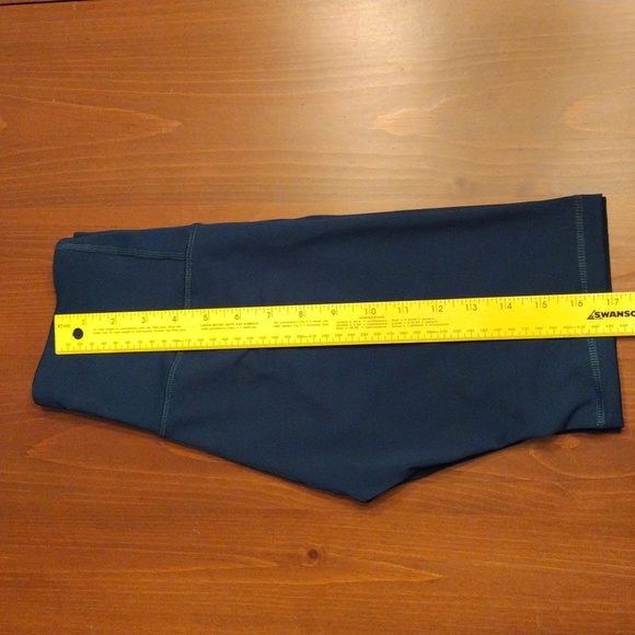 Old Navy Active Go-Dry shorts, size XS, Green - Picture 4 of 6